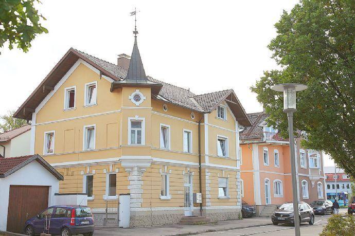 5 % Mietrendite & provisionsfrei ! Schönes historisches Mehrfamilienhaus im Zentrum Marktoberdorf Bergen auf Rügen
