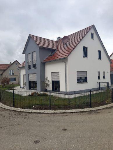 Großes EFinfamilienhaus mit Garten und Doppelgarage Nördlingen