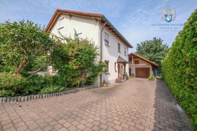 In ruhiger Wohnlage: Einfamilienhaus mit ELW in Split-Level Bauweise und herrlichem Grundstück Bergen auf Rügen