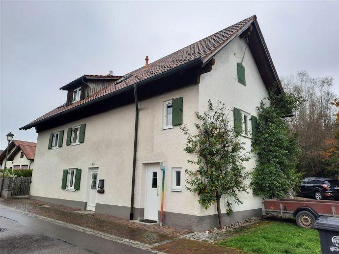 Mehrfamilienhaus mit 2 Wohnungen und Praxis in Hawangen Bergen auf Rügen