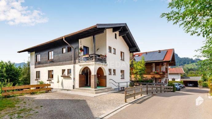 Gepflegtes Mehrfamilienhaus mit Garten, Terrasse, 2 Stellplätze und Balkon mit Blick auf die Berge Bergen auf Rügen