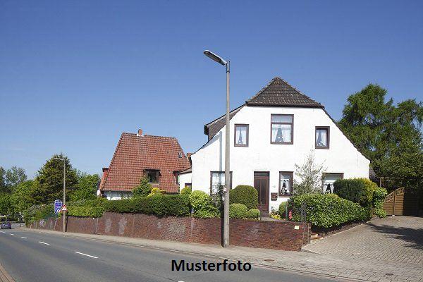 Zwangsversteigerung Haus, Weiherweg in Hainsfarth Bergen auf Rügen