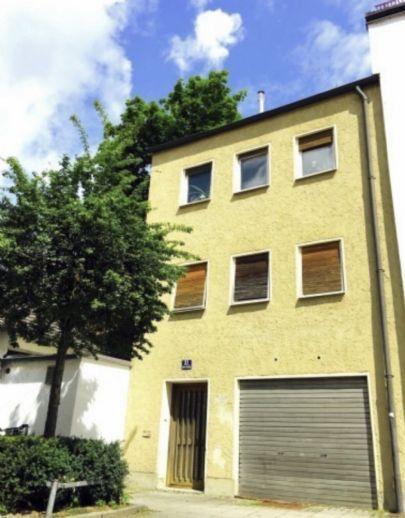 Stadthaus mit Turm und Garage zu verkaufen! Ingolstadt