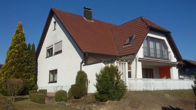 2-Familienhaus mit 237 m² Wohnfläche mit großer Südterrasse mit 697 m² Garten und 2 Garagen in Herzogenaurach Bergen auf Rügen