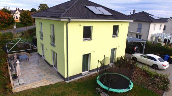 BJ 2014 - Wunderschönes Einfamilienhaus auf 525QM Grundstücksfläche - KFW 70 Bauweise Hagenbüchach