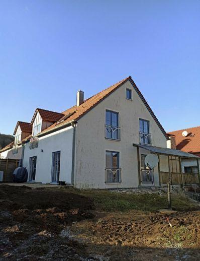 Doppelhaushälfte mit Einbauküche, Terrasse, Garten und Garage zu verkaufen! Bergen auf Rügen