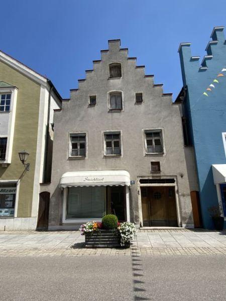Denkmalgeschützes Wohn- und Geschäftshaus mit diversen Nebengebäuden im Zentrum von Beilngries Bergen auf Rügen