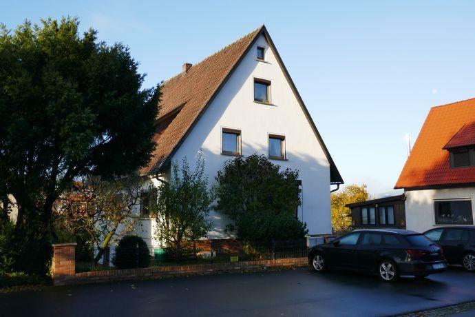Zweifamilienhaus mit 145 m² Wohnfläche und 3 Garagen Edith-Stein-Straße