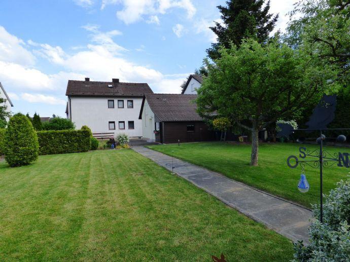 Familienhaus in ruhiger Lage mit großen Garten und Garagen in Schrobenhausen Schrobenhausen