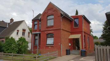 Gatermann Immobilien: Mehrfamilienhaus mit 3 Wohnungen in Itzehoe, Stadtteil Sude