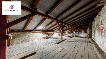Provisionsfrei: Großzügiger Altbaurohling im Dachgeschoss