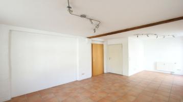 Loft oder 3 Zimmer Wohnung in denkmalgeschütztem Objekt in zentraler Lage - renovierungsbedürftig!