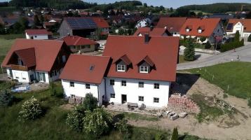 Eppishausen-Haselbach: Großes Einfamilienhaus in sonniger Ortsrandlage