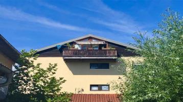 Traumhafte 3,5 Zimmer Dachgeschoßwohnung mit Balkon in Kolbermoor