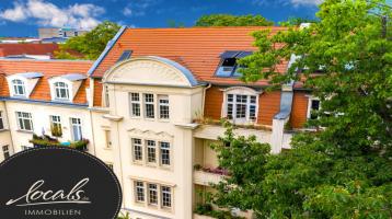Traumhafter Altbauklassiker mit zwei Balkonen und Stellplatz am Holländischen Viertel!