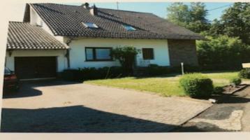 Attraktives ruhig gelegenes 3- Familienhaus in Alsting