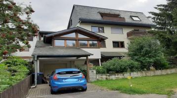 Zweifamilien-/Mehrgenerationenhaus im Ortskern Weilrod/Riedelbach mit Blick ins Grüne