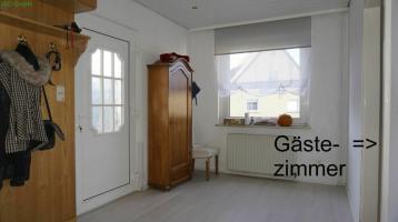 Geräumiges EFH, 5 Zimmer / Küche / Bad / Balkon, Garage, kleiner Garten