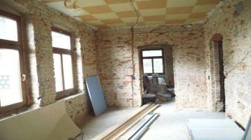 ObjNr:12232 - Sanierungsbedürftiges 5 Familienhaus mit Doppelcaport und Hofeinfahrt in ruhiger Lage in Hartha