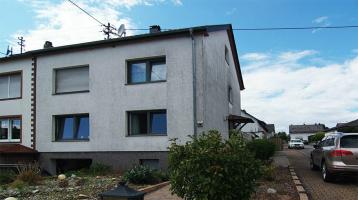 Orscholz: Geräumiges, teilrenoviertes Zweifamilienhaus in ruhiger Wohnlage