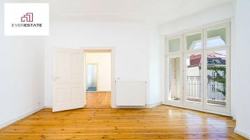 Provisionsfrei: 2-Zimmer-Wohnung mit ruhiger Ost-Loggia und Altbaudetails
