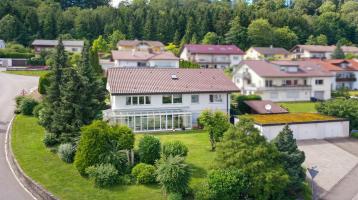 Komfortables Wohnen mit Weitsicht, Zweifamilienhaus in Staig, Fronreute