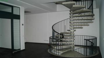Saniertes Ladenlokal auf 2 Etagen, 200 m² und 40 m² Keller in Wuppertal Röttgen
