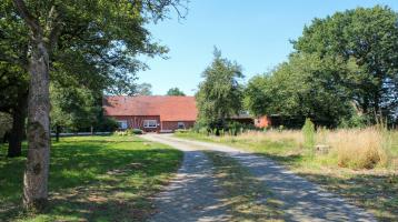 Einfamilienhaus in traumhafter Alleinlage auf einem 8.000 m² Grundstück.