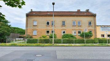 Kapitalanlage: Mehrfamilienhaus, mit großem Grundstück und Ausbaupotenzial, in Teltow zu verkaufen.