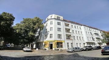 Zukunftsorientiert: Vermietete 4-Zimmer-Altbauwohnung in Lichtenberg nahe Nöldner Platz