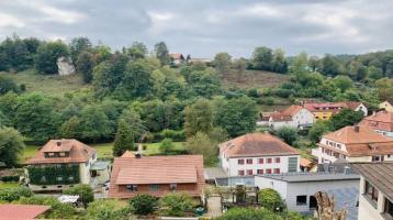 Ausbaufähiges 2-Familienhaus zwischen Neuhaus und Hersbruck mit Aussicht zur Pegnitz zu verkaufen