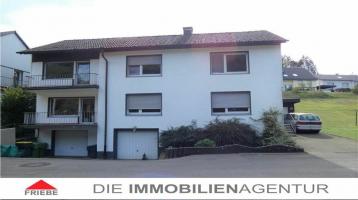 Wohnhaus mit zwei Wohnungen und drei Garagen in ruhiger Lage von Meinerzhagen