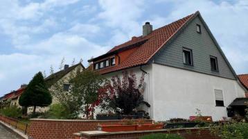 Gemütliches 1-2 Familienhaus mit Keller und Garage in Schellerten