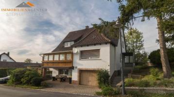 Solides Einfamilienhaus nahe Coburg | 2 Garagen | Garten | Gute Verkehrsanbindung – ideal für Pendler!