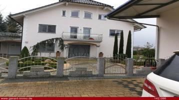 Luxuriöses Wohnhaus auf einem ca. 2200 qm großen Grundstück !!!