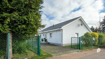 Attraktives Niedrigenergiehaus mit Terrasse, Garage und tollem Garten in Woltersdorf