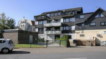 Gestaltungspotenzial an den Ruhrauen: Zentrumsnahe 3-Zimmer-Wohnung mit Balkon und 2 Garagenplätzen