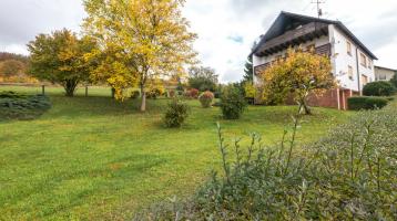 Großzügiges Ein-/Zweifamilienhaus in Rödental / OT Rothenhof zu verkaufen