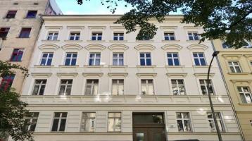 Kapitalanlage! Vermietete 3-Zimmer-Altbau-Wohnung in Berlin-Friedrichshain!