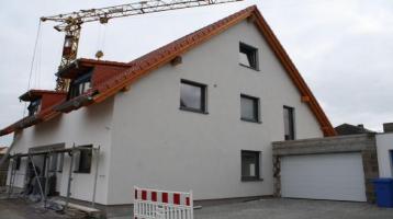 Neubau-Doppelhaushälfte in ruhiger Südlage