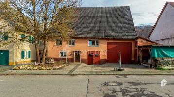 Sanierungsbedürftiges Bauernhaus mit viel Staufläche in Nusplingen