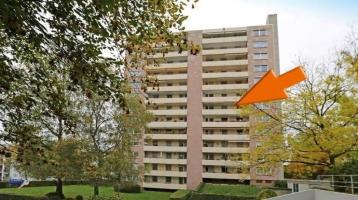Familiendomizil mit guter Aussicht: renovierte 4,5-Zimmer-Wohnung in Sondelfingen