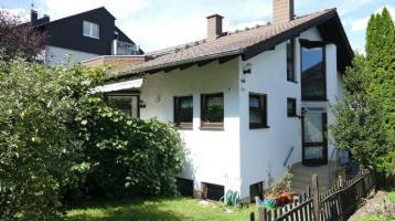 Freistehendes 1-2 Familienhaus in ruhiger Sackgassenlage, Südlage, mit Doppelcarport