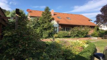 Architektenhaus mit Wintergarten, überdachter Terrasse, Garage, Carpot, Pool in ruhiger Wohnlage von Bad Frankenhausen