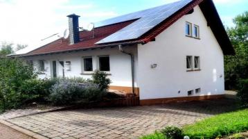 Schönes Einfamilienhaus mit Garten, Terrasse, Garage und guter Wohnlage in Schweisweiler!