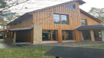 Holzeinfamilienhaus, 5-7 Zi., ca. 157 m2 auf ca. 1347 m2 Grundstück, Topwaldlage !, 2,96% Courtage