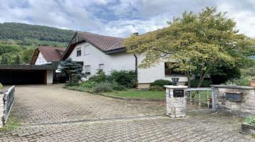 Wunderschönes, besonders großes Zweifamilien-Wohnhaus in attraktiver Ortsrandlage von Gingen