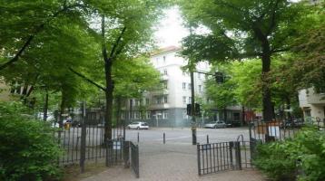 Nahe Boxhagener Platz: bezugsfreie 1-Zimmer Wohnung im ruhigen Altbau - Provisionsfrei