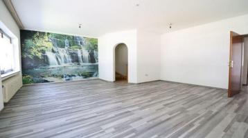 RAUMWUNDER: 2-Zi. Wohnung in Kiefersfelden mit zusätzlich ca. 70 m² Nutzfläche im Keller