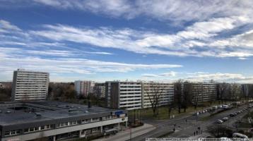 WALSER: Weitblick über München: Geräumiges Apartment mit Potential!